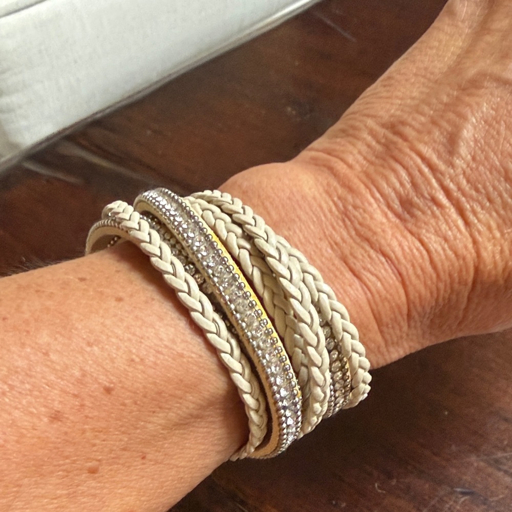 Elegant Braided Leather and Crystal Bracelet